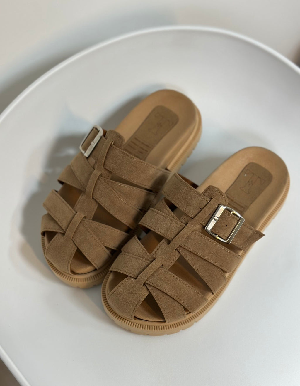 SUECO NOVA x AMARETTO EN CUERO SINTÉTICO