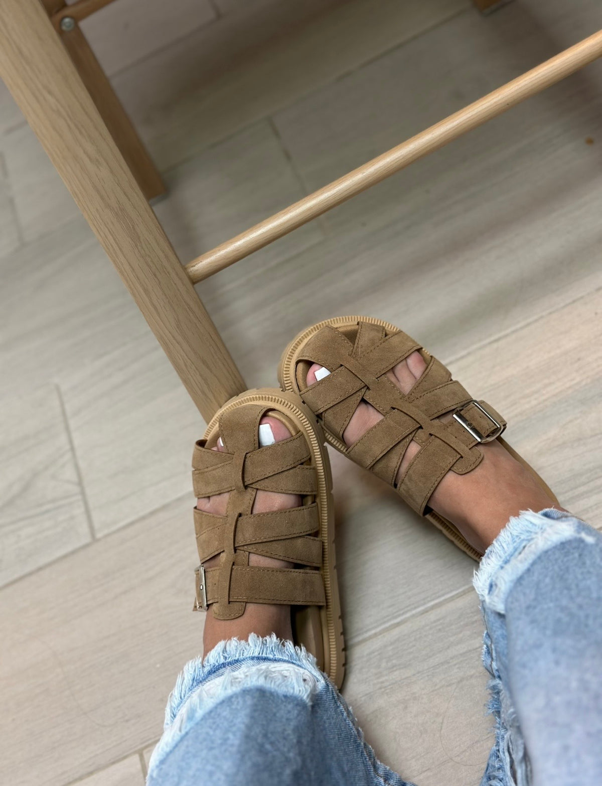 SUECO NOVA x AMARETTO EN CUERO SINTÉTICO