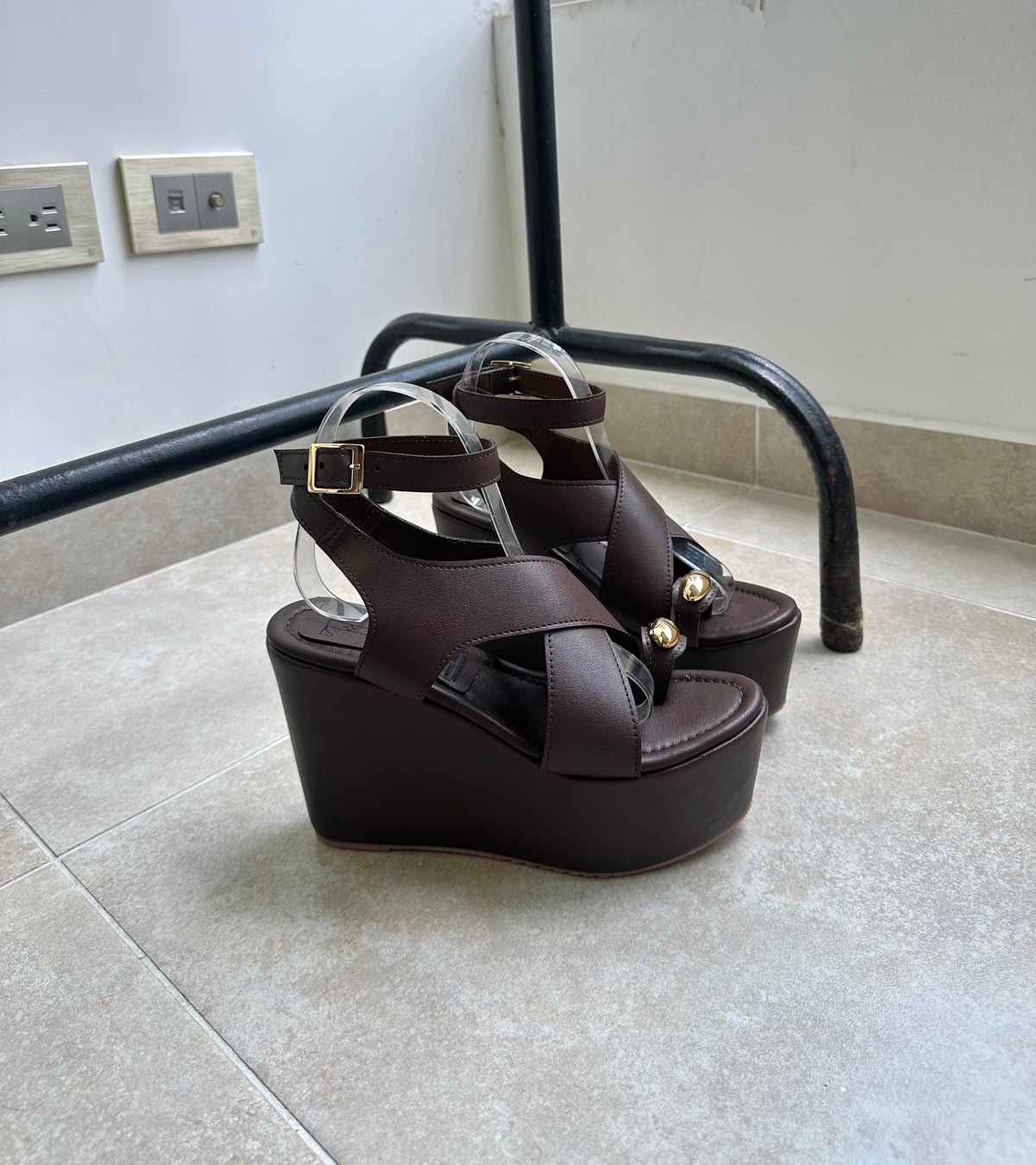 ALTIVA x CHOCOLATE EN CUERO SINTÉTICO (SOBRE PEDIDO)