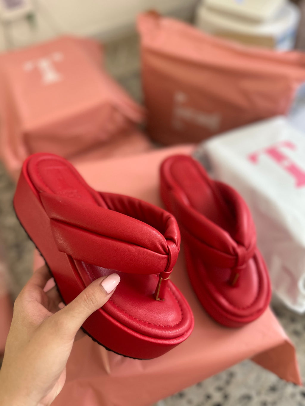 ELARA x ROJO EN CUERO SINTÉTICO