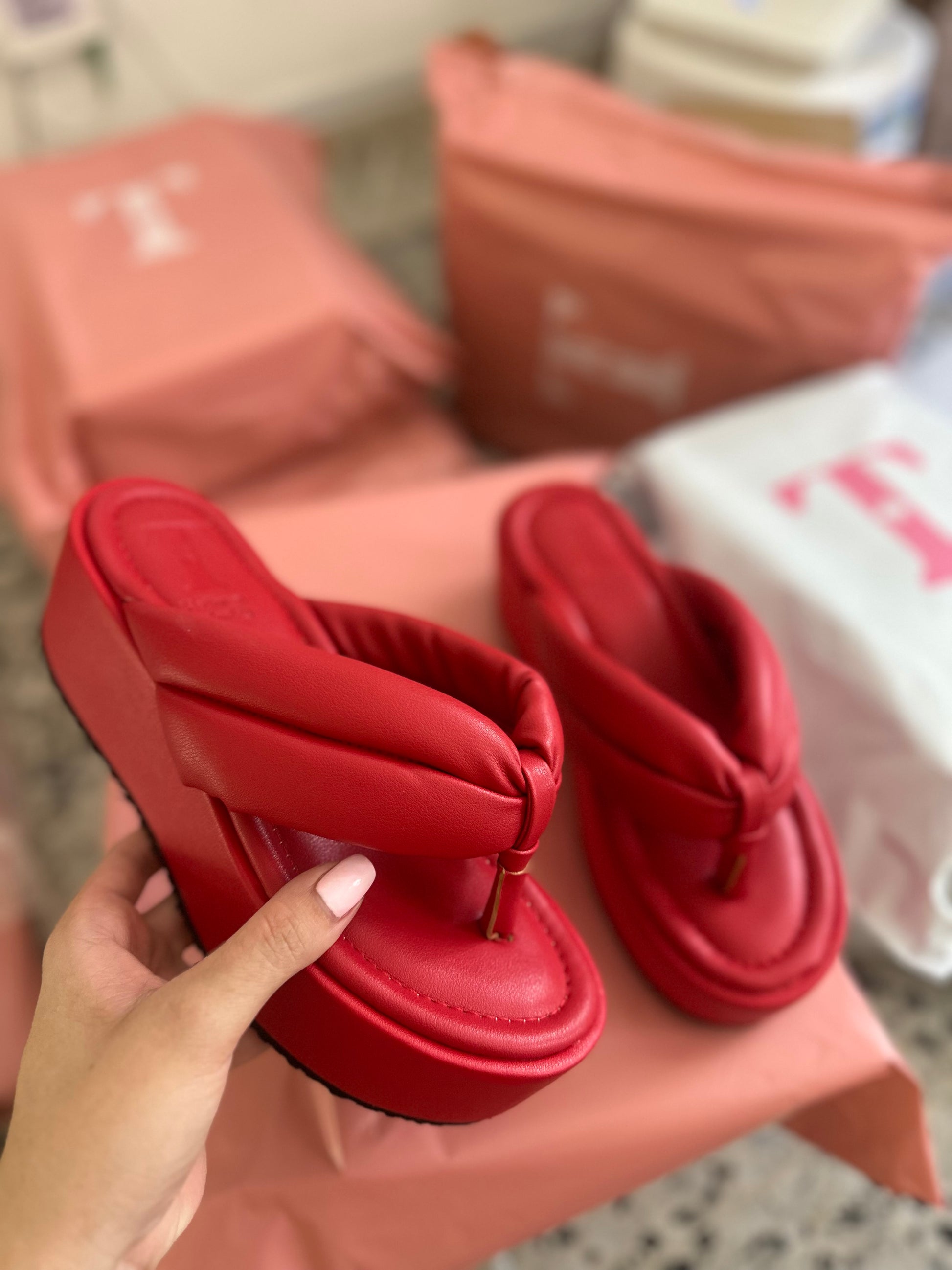 ELARA x ROJO EN CUERO SINTÉTICO