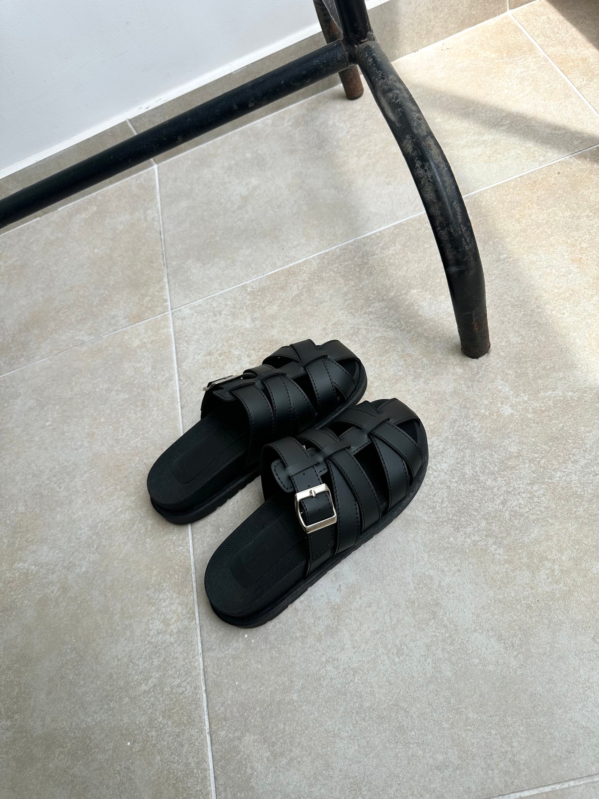 SUECO NOVA x NEGRO EN CUERO SINTÉTICO